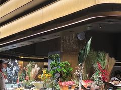 -钱小奴海鲜自助黑金店(杭州滨江龙湖店)