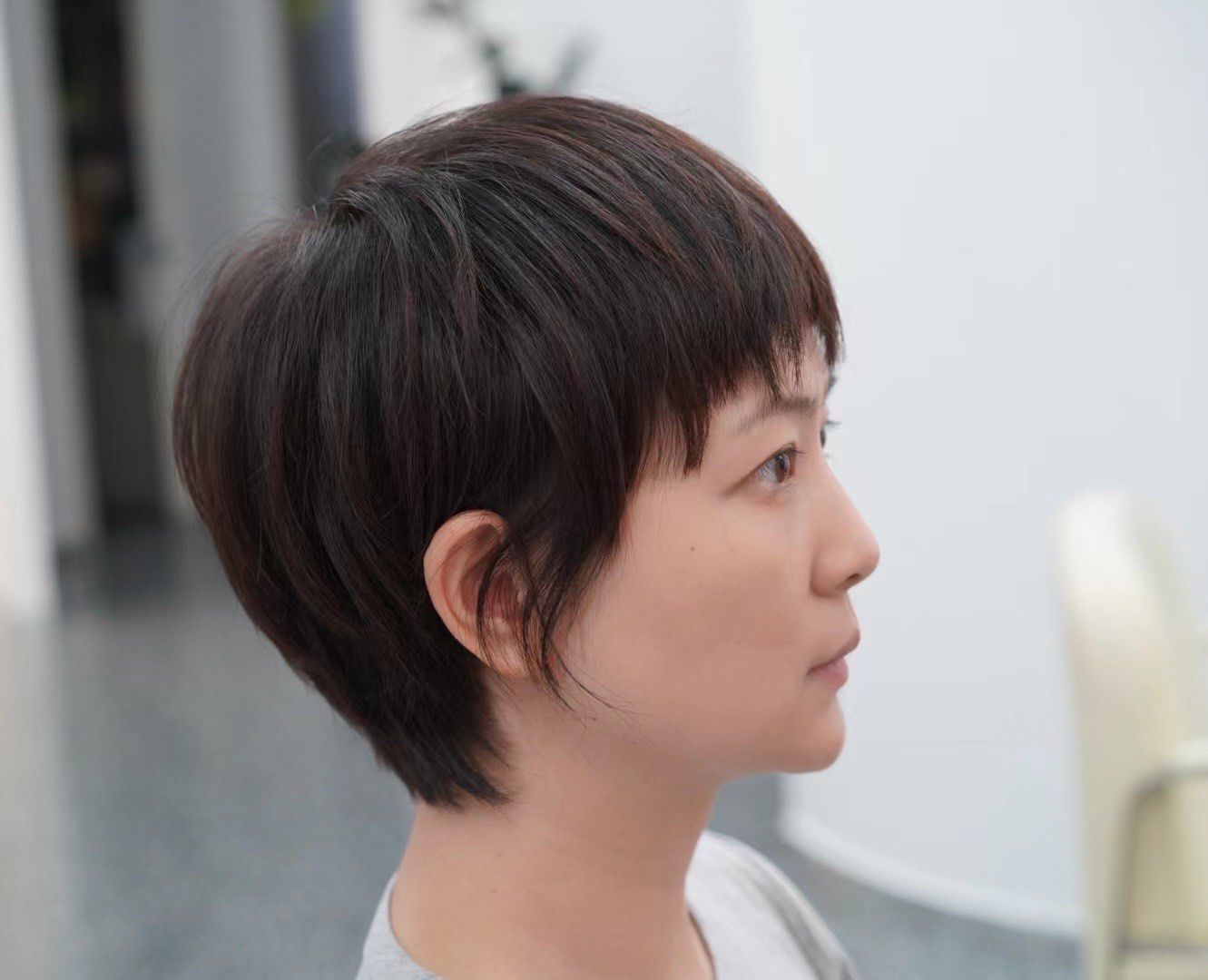 女士纹理短发