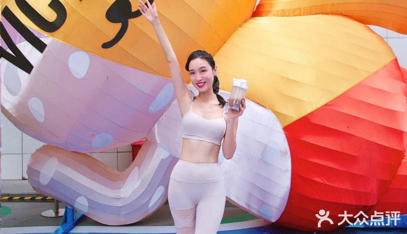 广州拍照|和巨型兔子拍组运动穿搭吧🌟