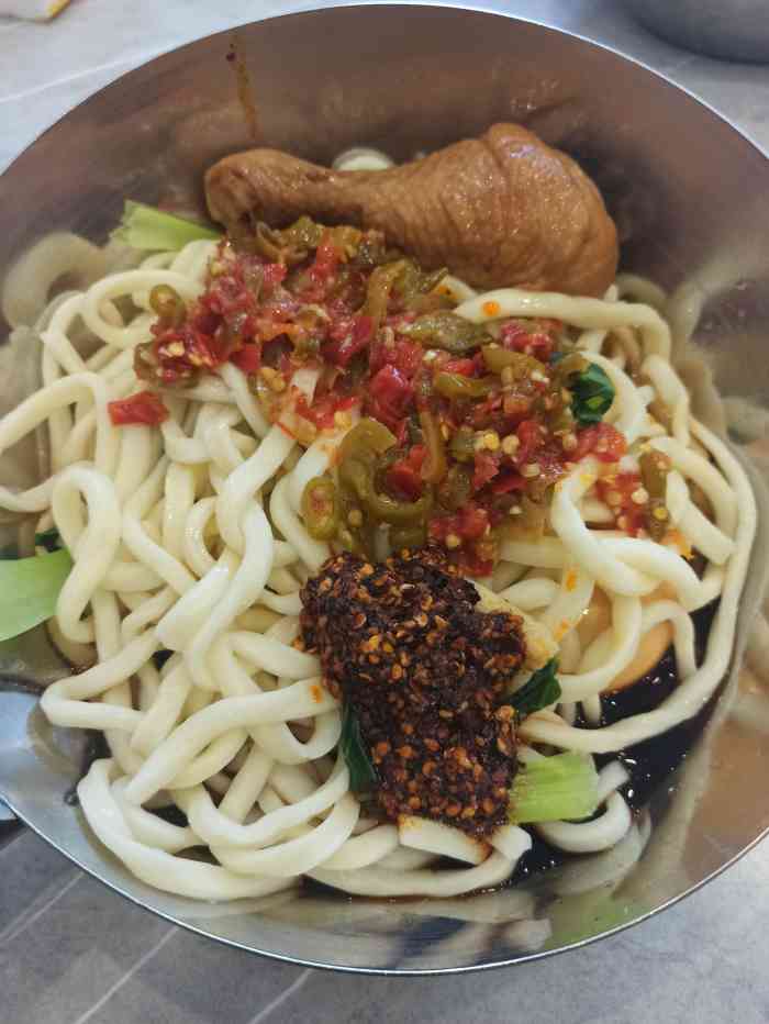 王小五只有剁椒面(西安总店"东二道巷口的一家面馆子 只卖一种面就