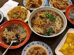-爆炸头阿姨小四川正宗川味小吃(无任何分店)