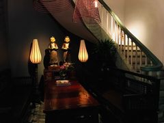 -Noir. Dining in the Dark