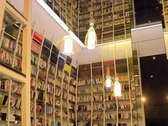 -钟书阁(松江泰晤士小镇店)