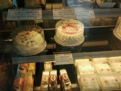 -红宝石·鲜奶小方·海派西点房(金杨店)