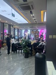 -藤野造型烫染·漂发