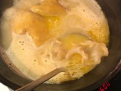 -鲜入围煮花胶鸡海鲜火锅