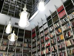 -钟书阁(松江泰晤士小镇店)