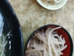 小咸菜-丽虹云南过桥米线(兴工街店)