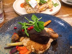 -FLOVIE FLORIST CAFE