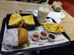 -The Habit Burger Grill 哈比特汉堡(爱琴海店)