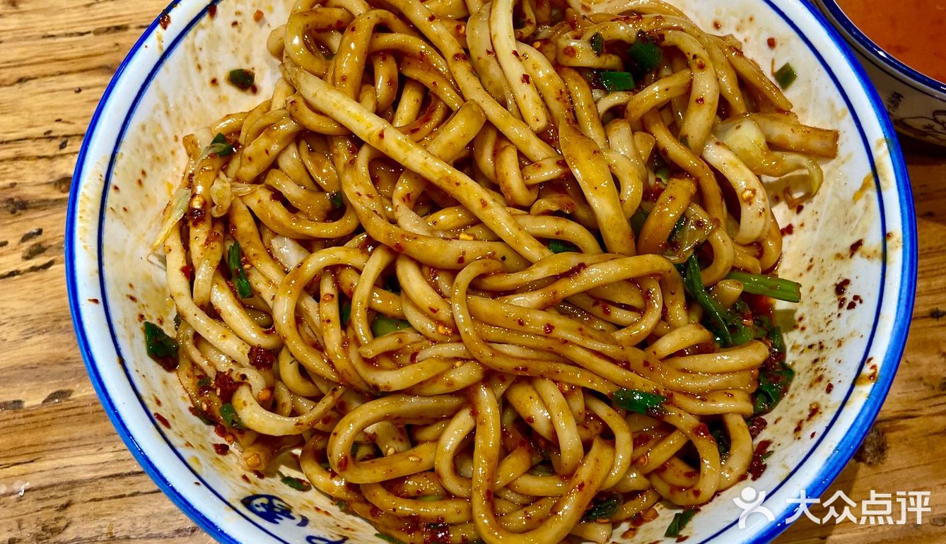 大碗油泼棍棍｜吃一口美滴发抖 ｜伙计咥面