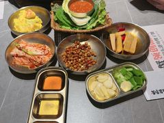 -草家酱蟹炭火烤肉店(珲春南路一店)