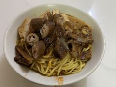 -松树干拌面店