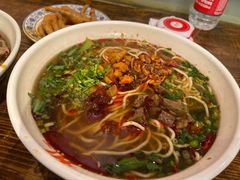 张飞牛肉面-爆炸头阿姨小四川正宗川味小吃(无任何分店)