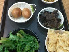 卤蛋，芹菜，木耳，酸豆角-螺小胖柳州螺蛳粉(钟楼总店)