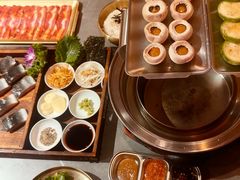 -围炉肉舍•炭烤活鳗•丹东海鲜烤肉(步行街店)