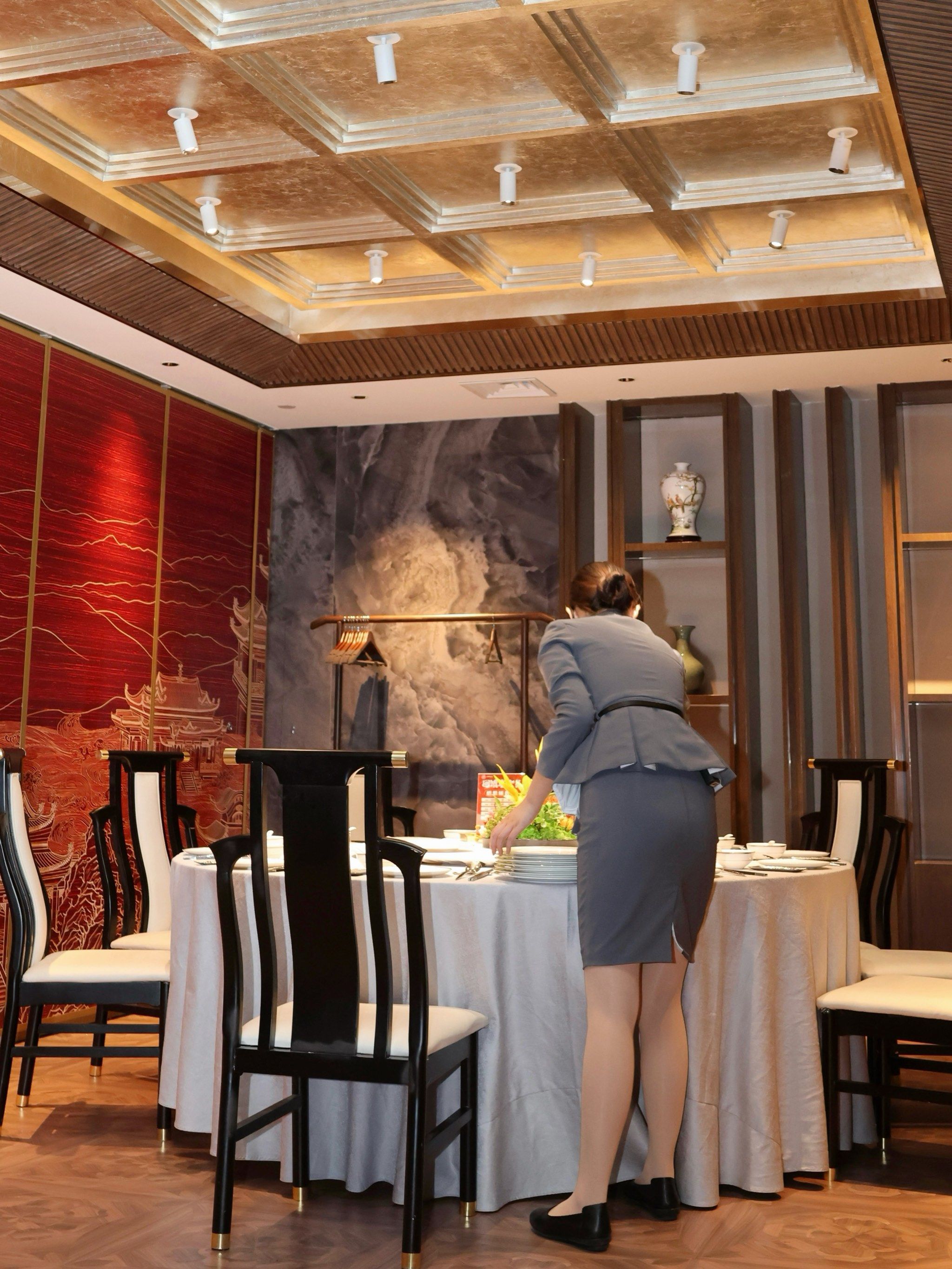 服务员也是相当优质,服务很专业!节假日聚会宴请来这准没错!