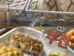 -顶东面包花园·生日蛋糕(世博店)