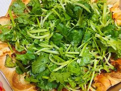 香菜猪耳披萨-必胜客(东部星悦天地店)