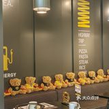 广州探店｜这家披萨黑金店太酷了吧📸 