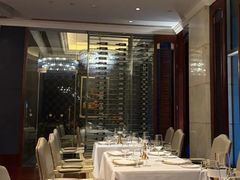 -龙虾酒吧扒房(宁波香格里拉店)
