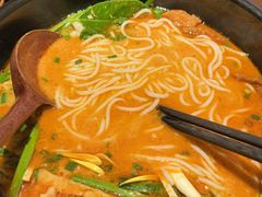 -银米·云南传统过桥米线(双廊黑金冠店)