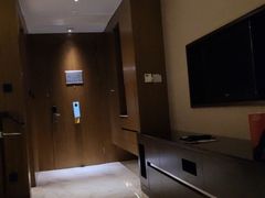 -上海滴水湖皇冠假日酒店