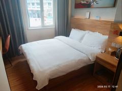 -华艺酒店(文化宫地铁站店)