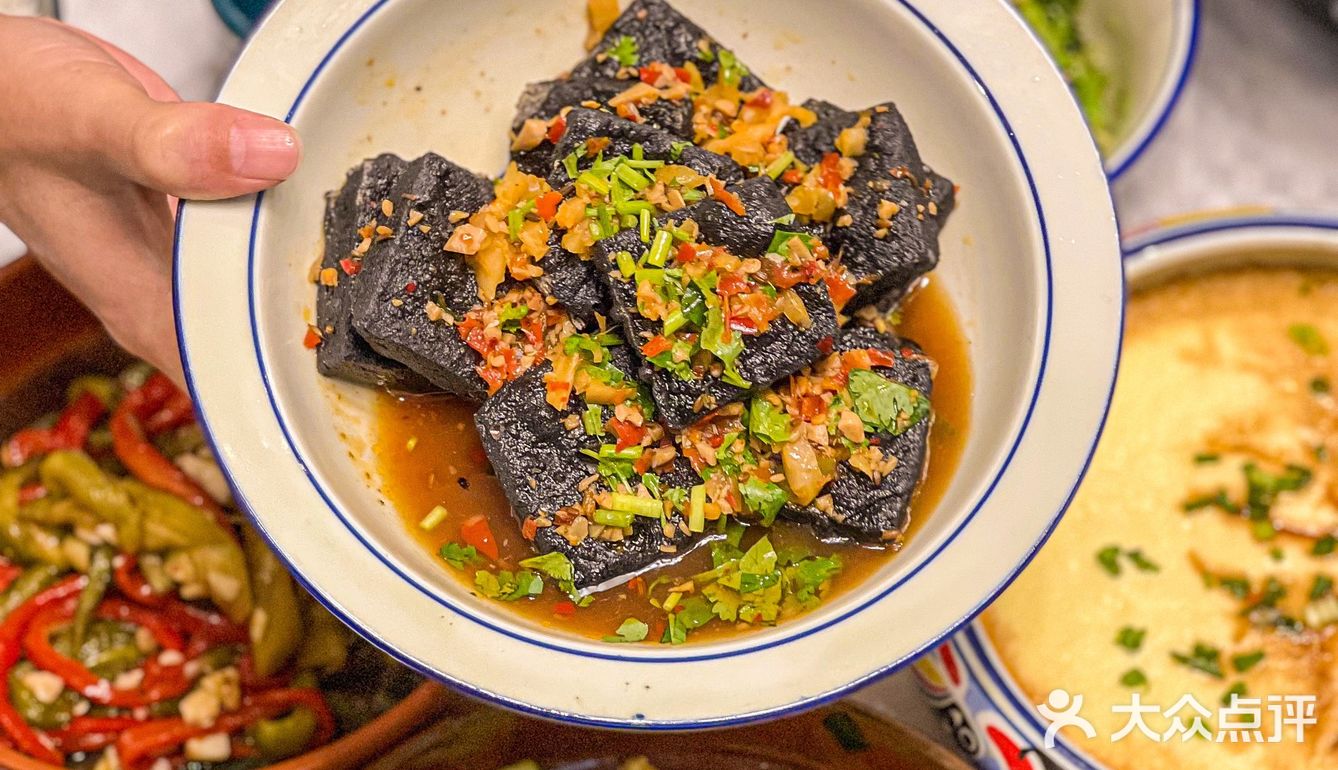 这家在日月贝的高级湘菜我能干两大碗米饭！！