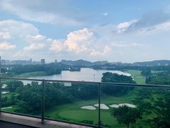 -深圳隐秀山居酒店