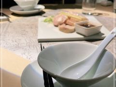 -穹六人间 people 6(岳阳路店)