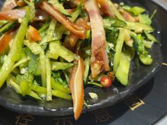 -老天桥酱肉烧饼夹肘子(天桥店)