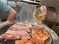 -围炉肉舍•炭烤活鳗•丹东海鲜烤肉(步行街店)