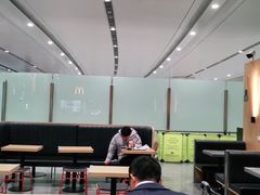 大堂-麦当劳(北京大兴机场二层国内到达(安检外)店)