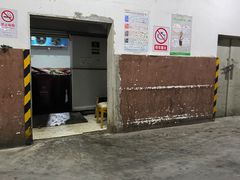 -百联又一城停车场