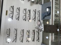 -亚伦眼镜公司(江川路店)