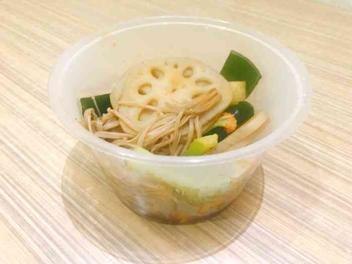 可以坐虽然只消费了14老板也对我们挺热情的总体感觉不错的曹氏 素菜