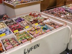 -来伊份(曹安公路三店)