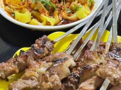 -烤肉小伙烤肉店