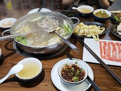 -乡土黄·鲜牛肉火锅·小龙虾(兴业街店)