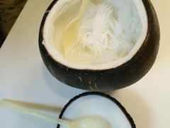 -志龙皇冠吃货椰子铺