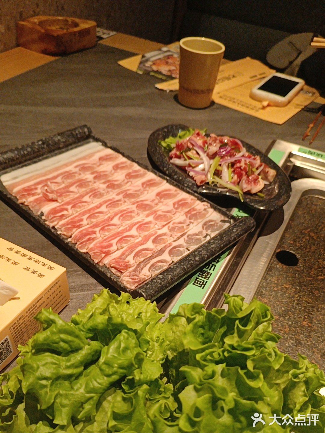 非常适合家人朋友一起聚餐，环境干净整，服务