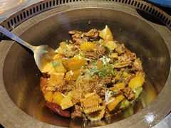 -山河屯铁锅炖·非遗东北菜(西乡店)