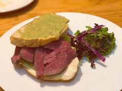 牛油果慢煮牛扒三文治-SimplyTimes鎏金食堂