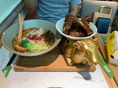 招牌牛大骨圆粉-百春原湖南牛肉粉(百联世纪店)