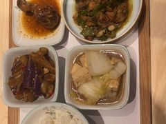 -老乡鸡(上海白玉兰广场店)