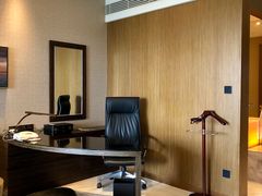 -上海滴水湖皇冠假日酒店