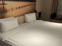 -杭州西湖湖滨银泰亚朵酒店
