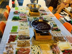 -玩坞轰趴馆·户外团建聚会主题生日派对馆(世豪广场店)