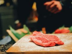 现切肩胛牛排-老乾杯和牛烧肉(王府中环店)